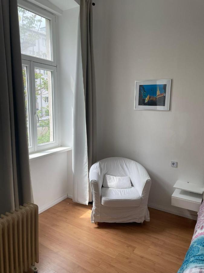 Small Apartment Near The Center ウィーン エクステリア 写真
